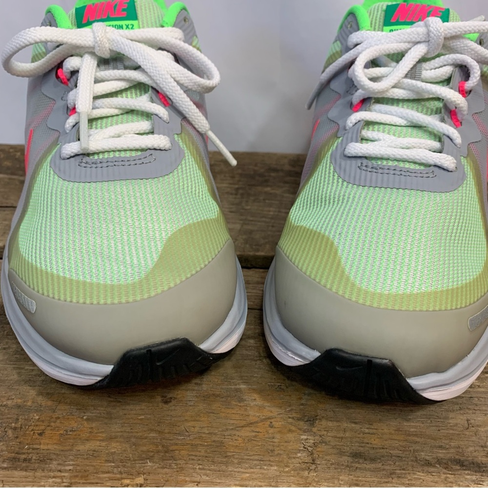 NIKE Vintage Dual Fushion X2 Fluorescent Green  Pink One Owner Size 7.5 Like New